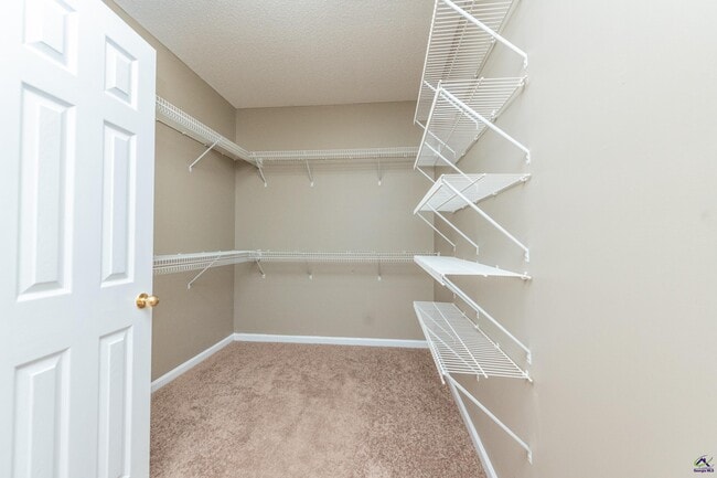 Building Photo - 100 Oldfield Ct