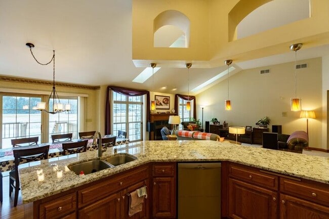 Building Photo - 5432 W Burning Bush Ln