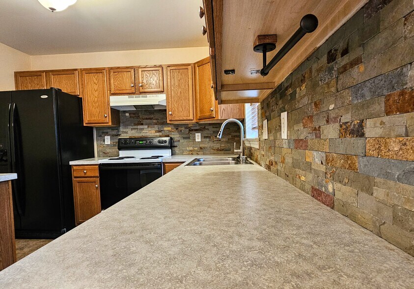 Building Photo - 562 Wood Duck Dr