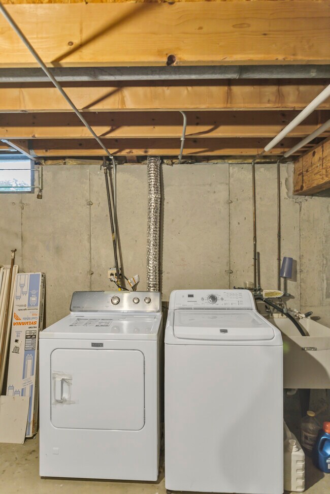 Building Photo - 3224 Bremerton Ln