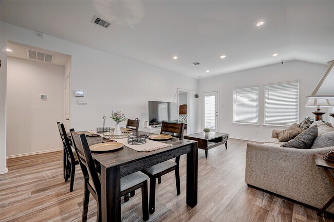 Building Photo - 24307 Oriole Summit Dr