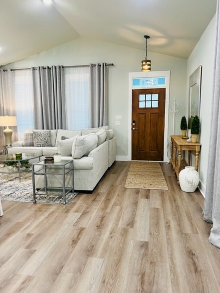 Building Photo - 2071 W Romana St