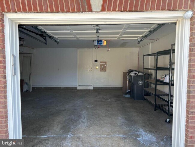 Building Photo - 201 Blaze Climber Way