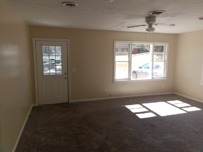 Building Photo - 3309 10th St