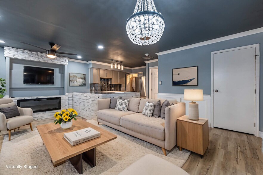 Building Photo - 446 E Siebenthaler Ave