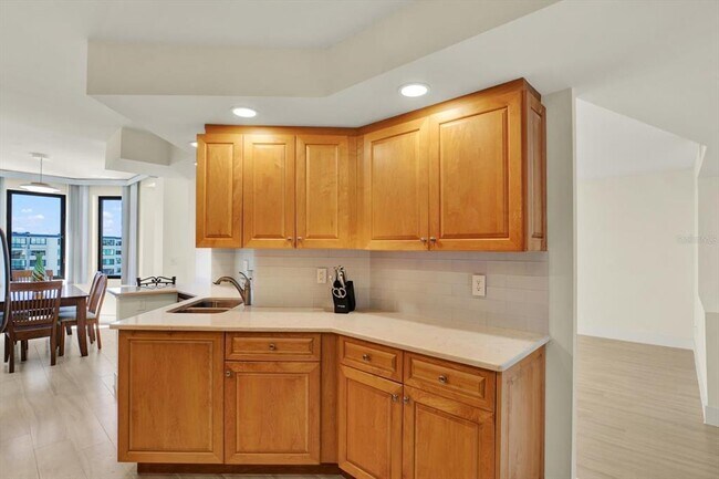 Building Photo - 670 Island Way