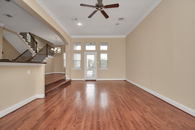 Building Photo - 1137 W 24th St