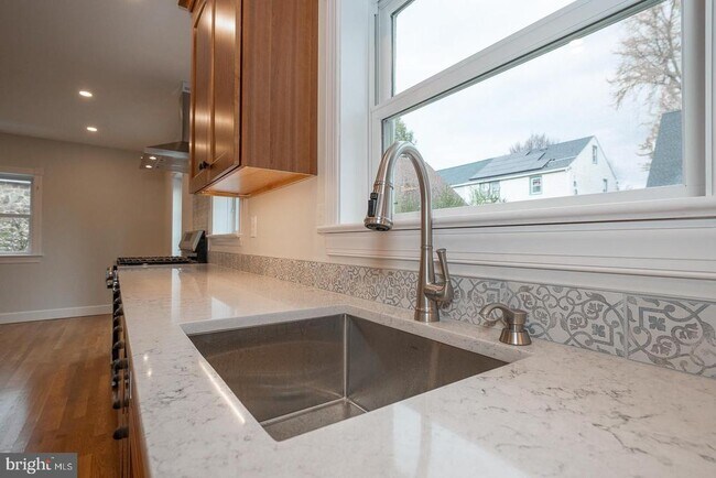 Building Photo - 28 Orchard Ln