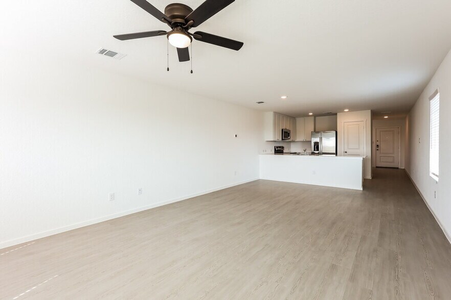 Building Photo - 533 Chevre Rd