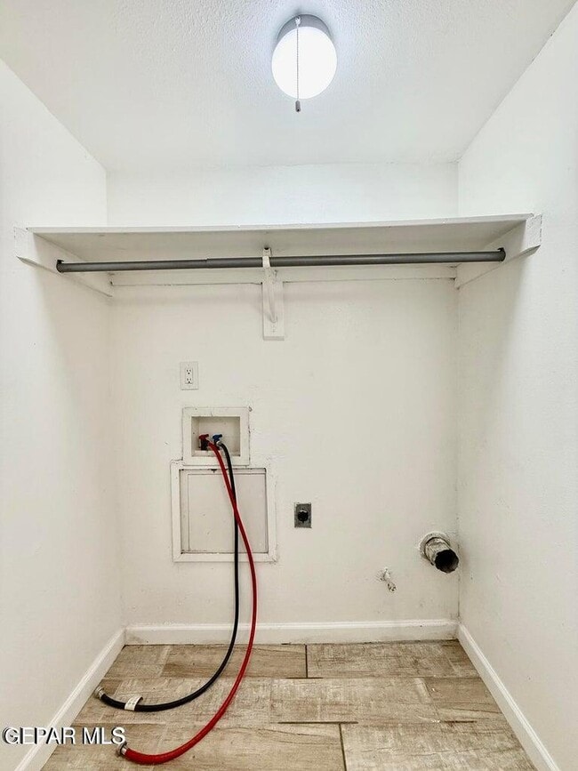 Building Photo - 10833 Cardigan Dr