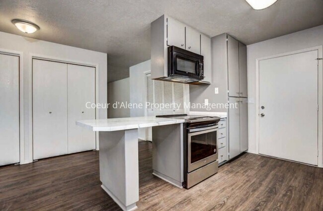 Building Photo - 2 bed, 2 bath duplex in Hayden