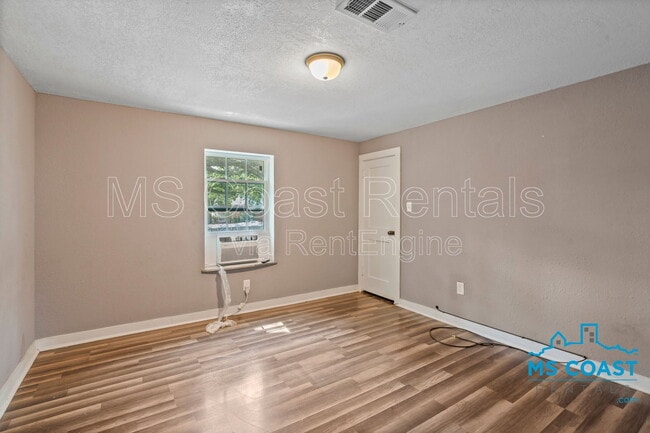 Building Photo - 2538 Bryn Mawr Ave