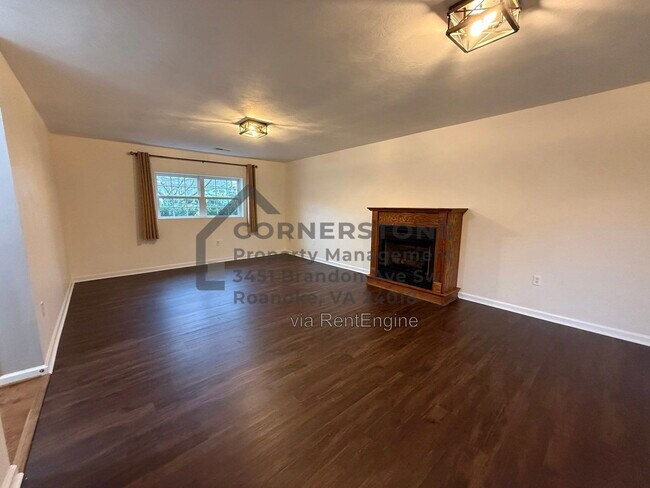 Building Photo - 4518 Lomond Cir