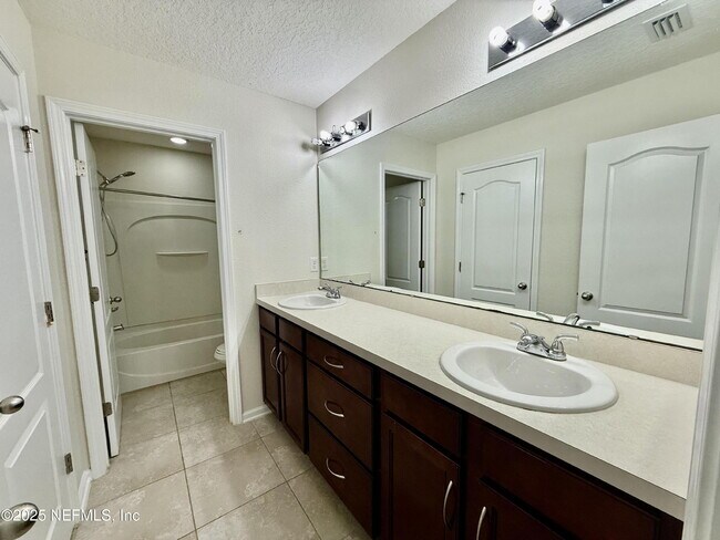 Building Photo - 488 Pine Eagle Dr