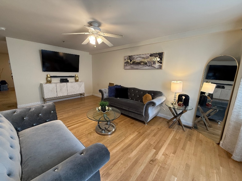 Building Photo - 33 Grantley St