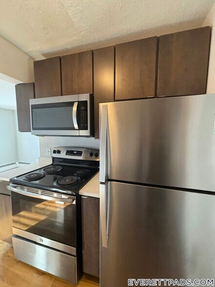 Building Photo - 55 Forest Ave