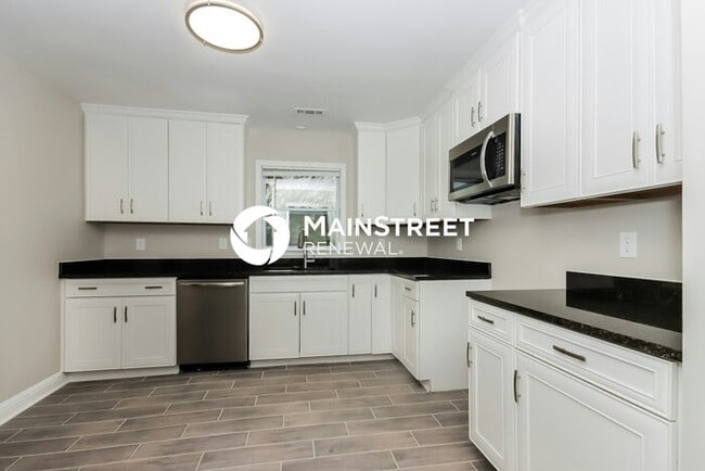 Building Photo - 3 Bedroom Pet-Friendly Home in Mooresville...