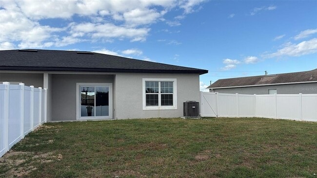 Building Photo - 833 Colville Dr