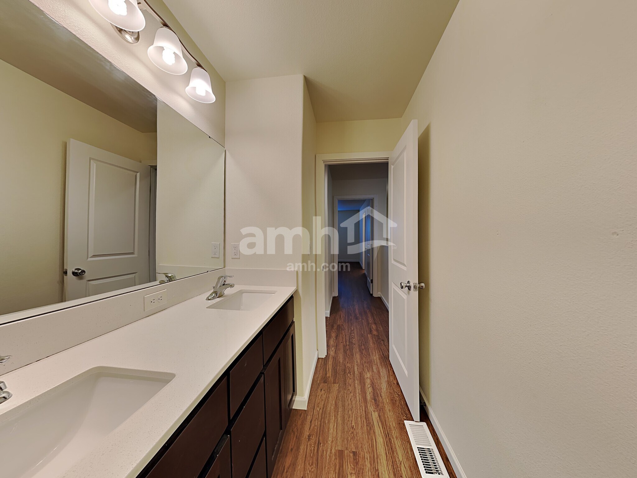 Building Photo - 2183 NW Woodland Dr