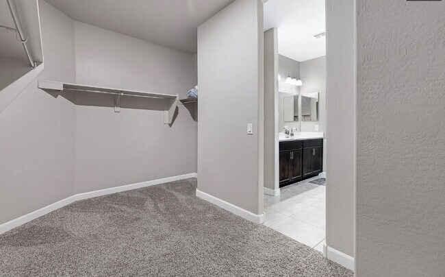 Building Photo - 5314 W Alta Mesa Ave