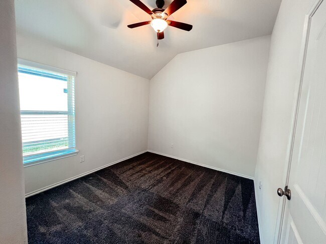 Building Photo - 5727 Pampus Prairie Rd