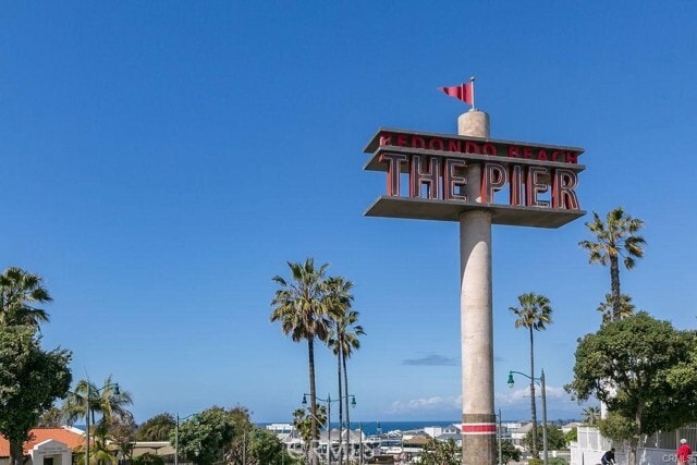 Building Photo - 555 Esplanade