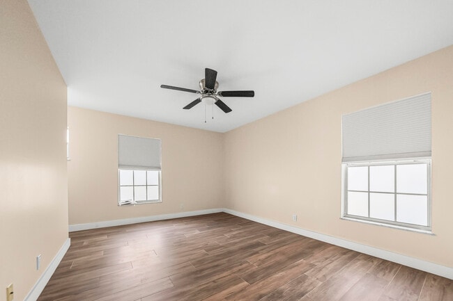 Building Photo - 270 Cape Cod Cir