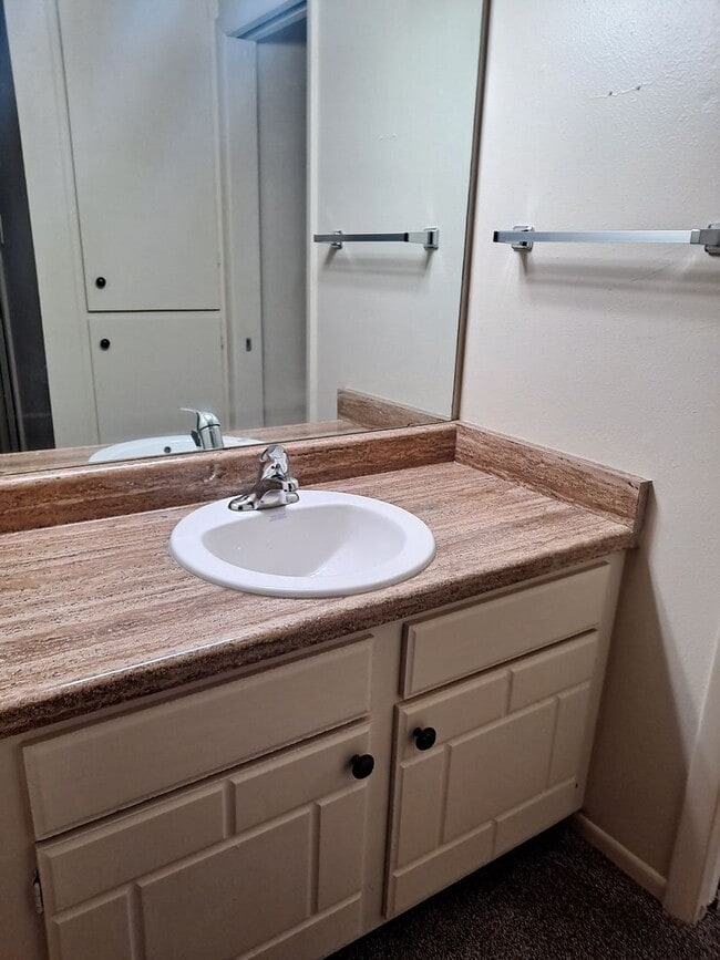 Building Photo - 936-10 Molello   #25-27 Villa Drive