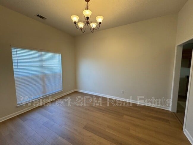 Building Photo - 10 Stockton Cove