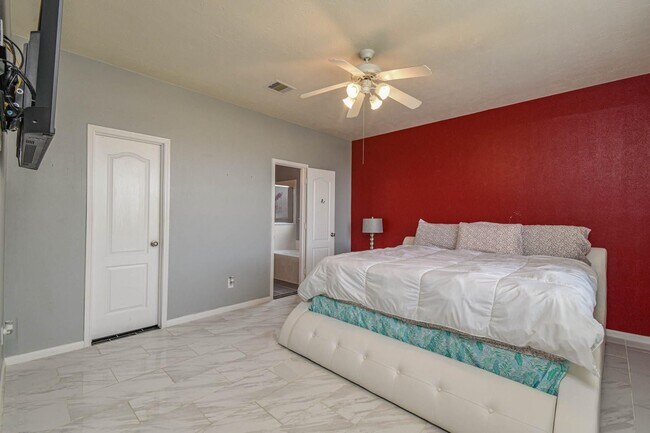Building Photo - 21706 Owl Canyon Dr