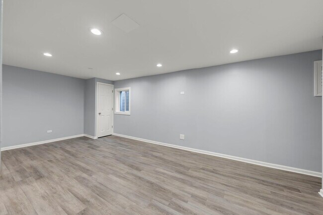 Building Photo - 1057 Bothwell Cir