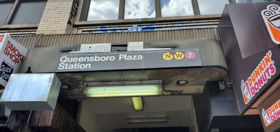 Building Photo - 2716 41st Ave