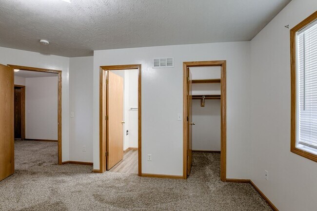 Building Photo - 7261-7265 Dorchester