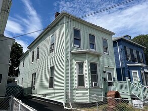 Building Photo - 796 Broadway