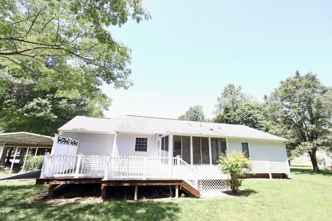 Building Photo - 9713 Pampas Dr