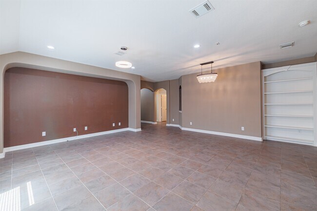Building Photo - 18123 Almond Place Lane