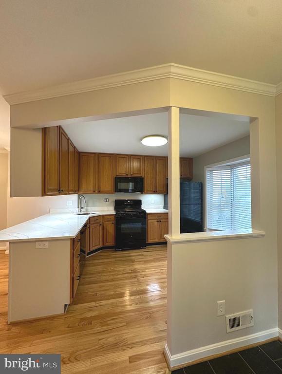 Building Photo - 2120 N Tazewell Ct