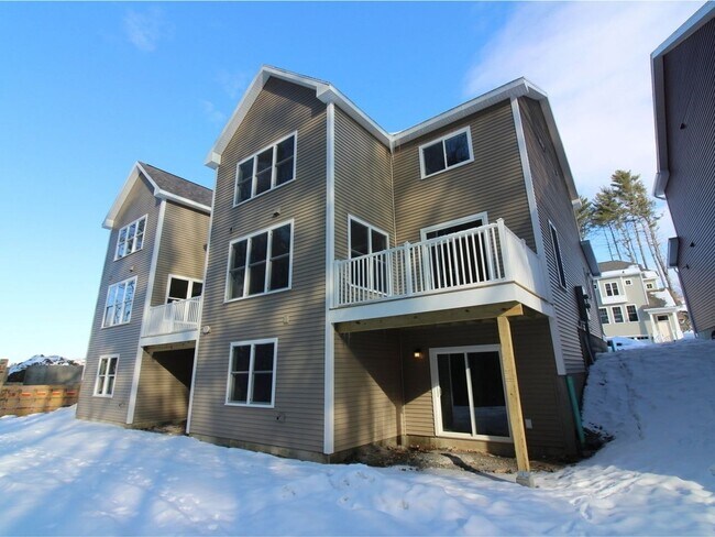 Building Photo - 4BD/3.5BA S. Burlington Townhome - Hillside at O'Brien Farm