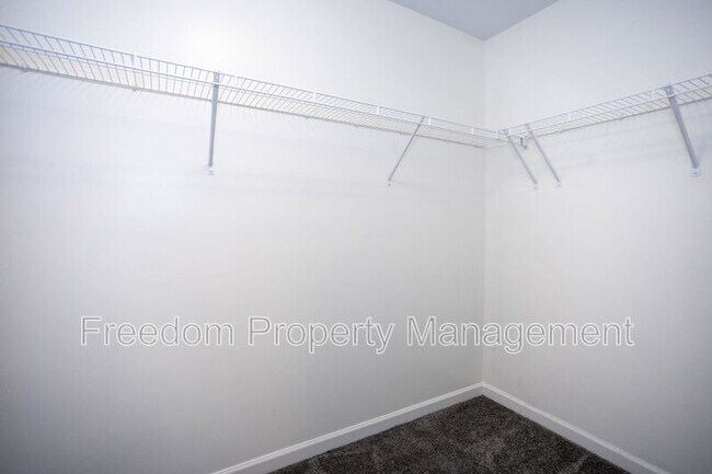 Building Photo - 2425 Morgans Point Dr