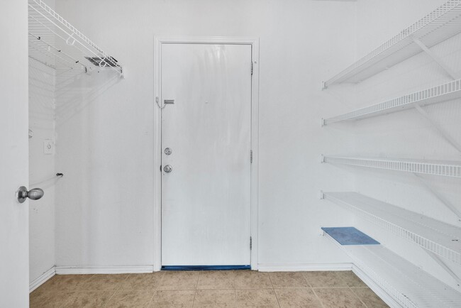 Building Photo - Stylish 3-Bedroom Home with Expansive Pati...