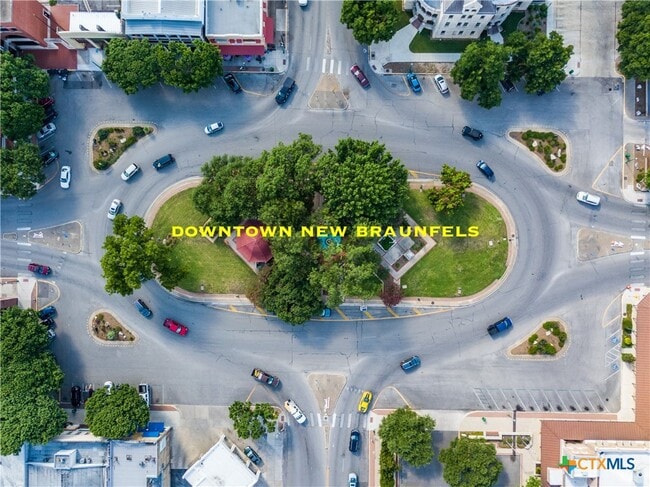 Building Photo - 262 Clemens Ave