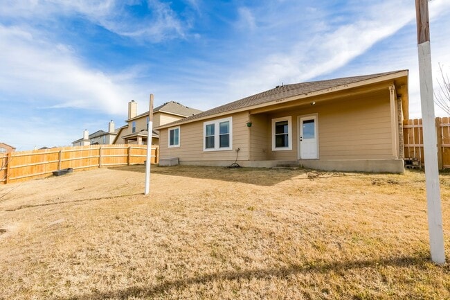 Building Photo - 6113 Bridgewood Dr