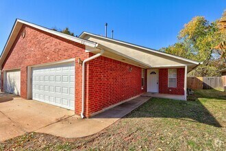 Building Photo - Welcome to the Duplex in Yukon, available ...
