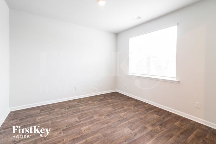 Building Photo - 348 Bering Ln