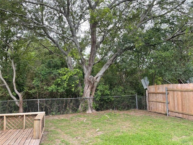 Building Photo - 10622 Golden Quail Dr