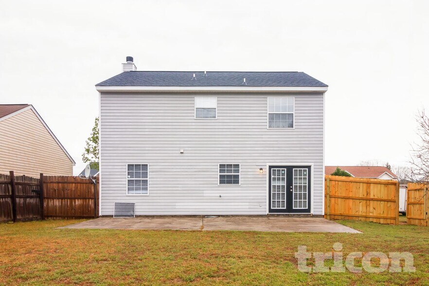 Building Photo - 438 Oakbrook Village Rd