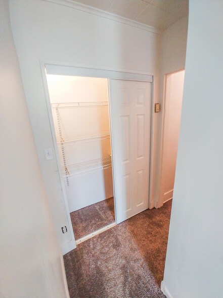 Linen Closet - 2527 Reed St