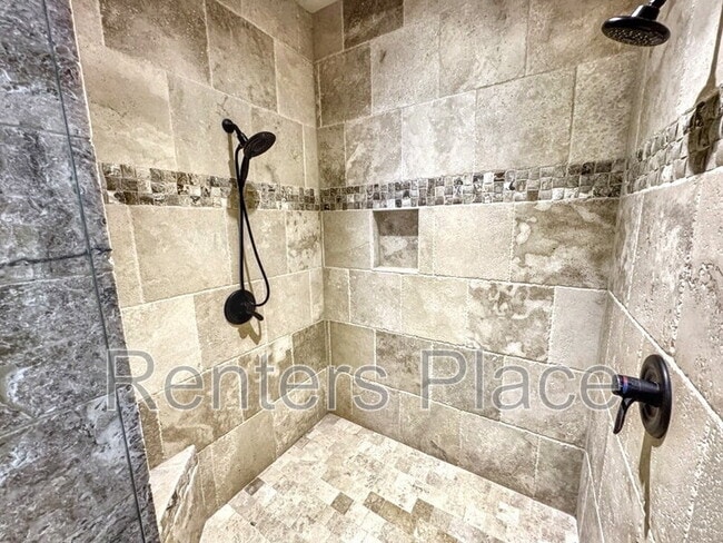 Building Photo - 6648 E 124th Pl S