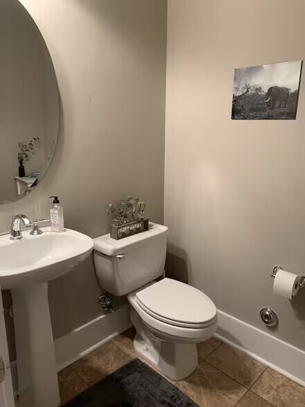 Building Photo - 444 S Blount St