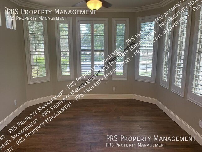 Building Photo - 4626 E Blue Spruce Ln